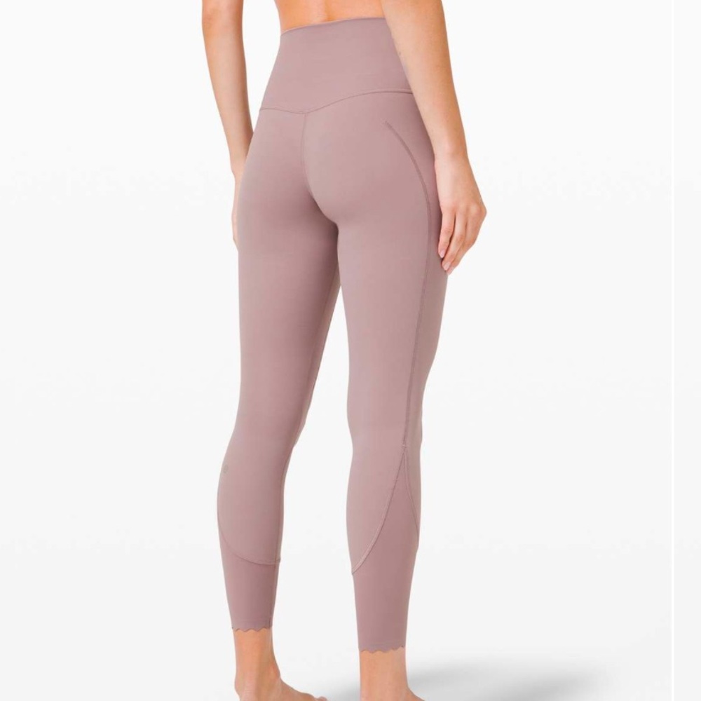 Lululemon Align High-Rise Pant 25" *Scallop
Violet Verbena